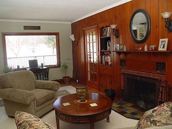 Living room with Fireplace