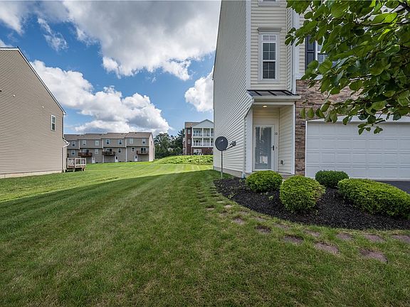 5th image of 10 Roosevelt Dr
