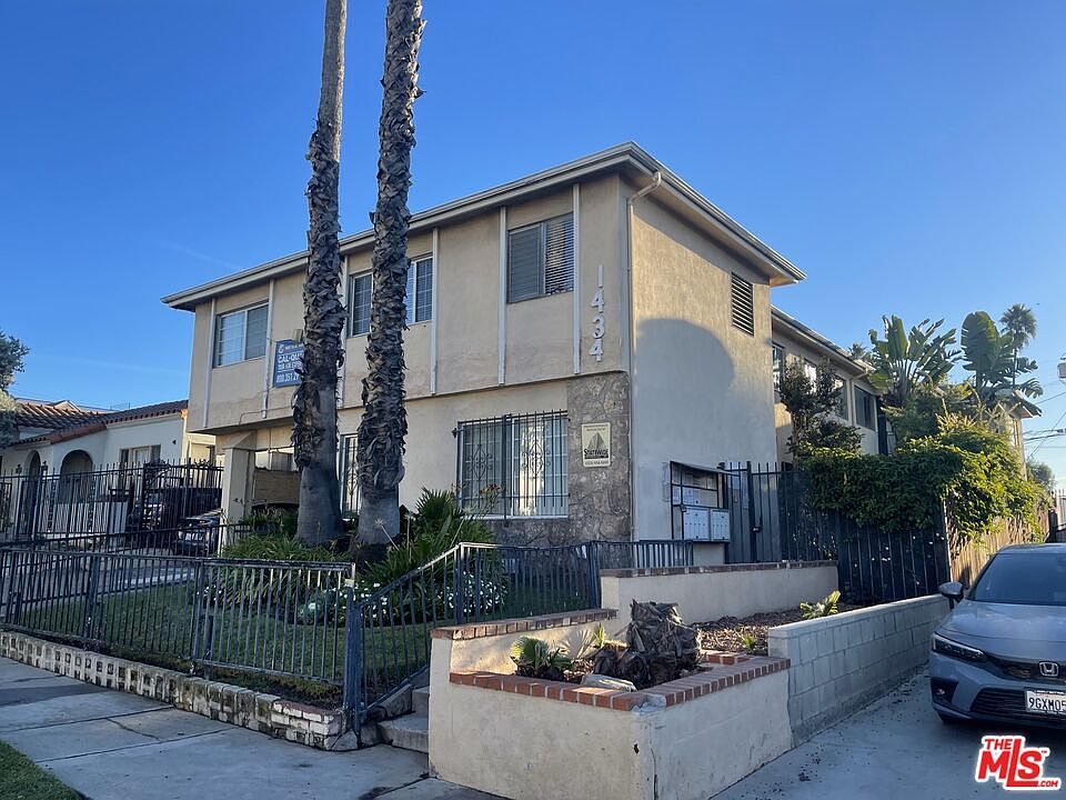 2nd image of 1434 S Orange Dr