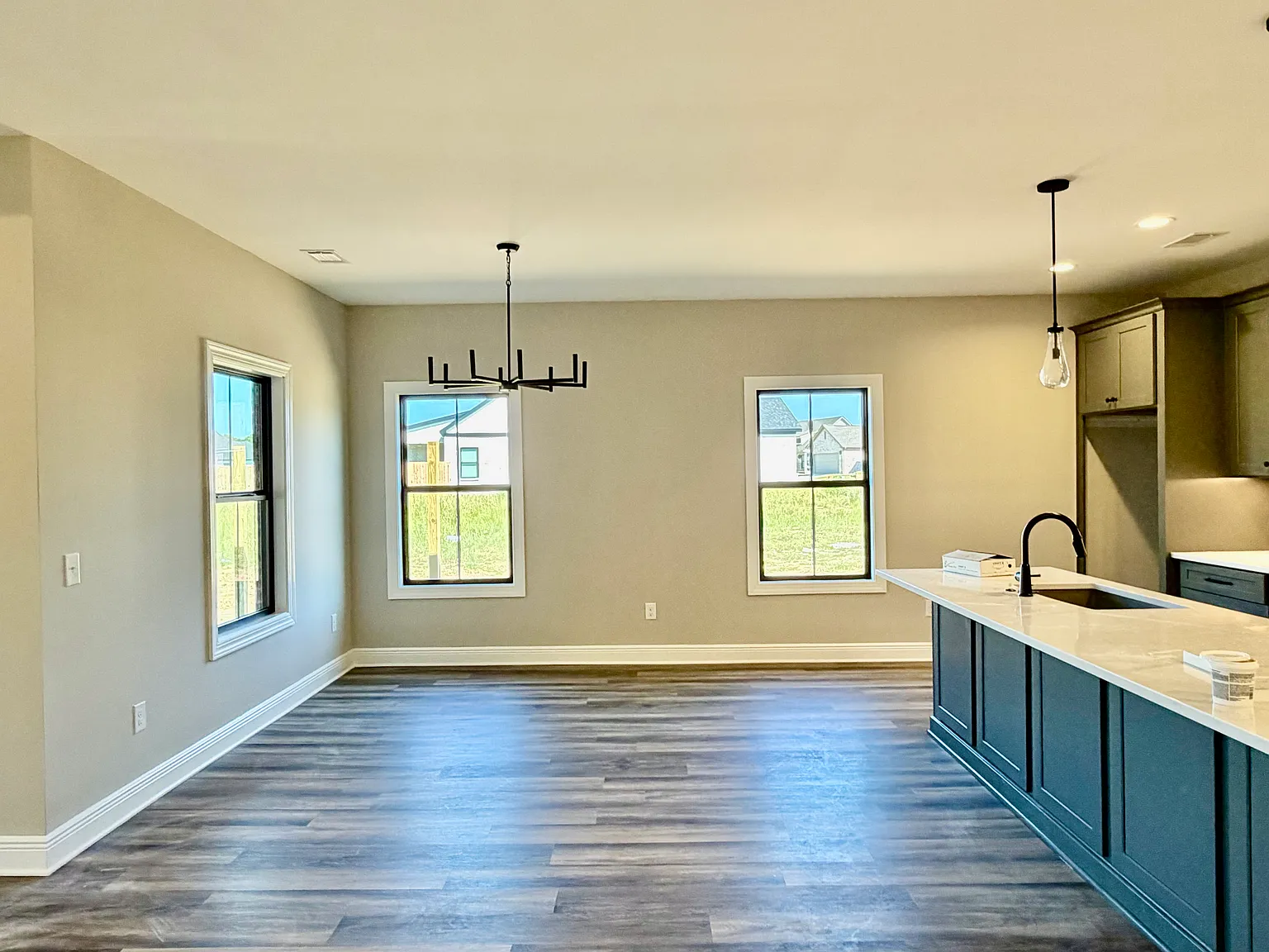 3 bed, 1786 sqft, $2,195 — Photo 4
