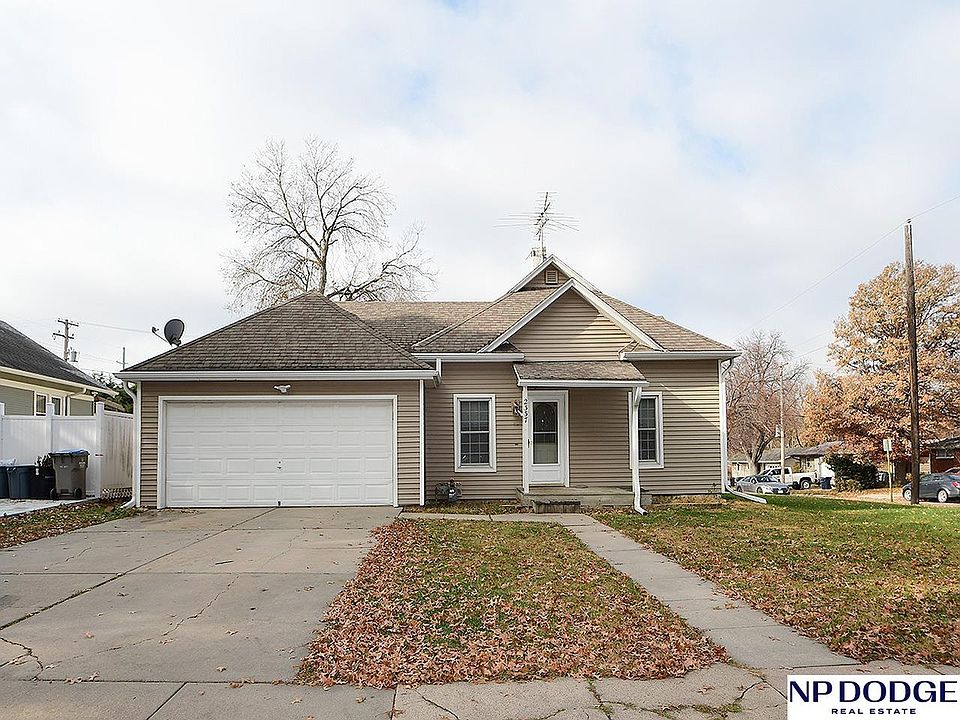 1st image of 2337 N 67th St