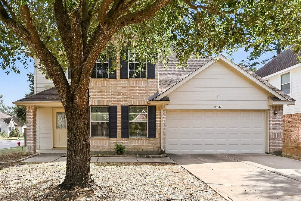 4 bed, 2.5 bath, 2757 sqft, $2,160 — Photo 1