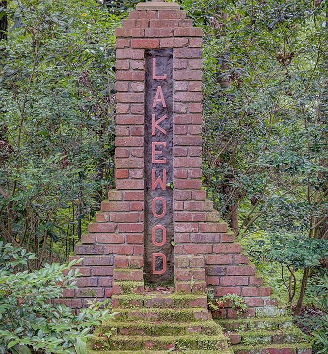 1st image of 33 Lakewood Cv