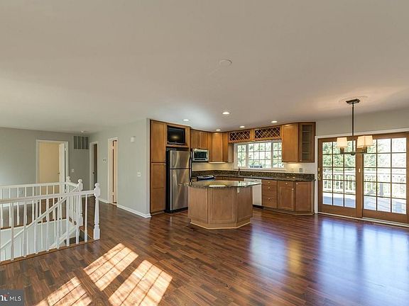 3rd image of 11263 Valley Bend Dr