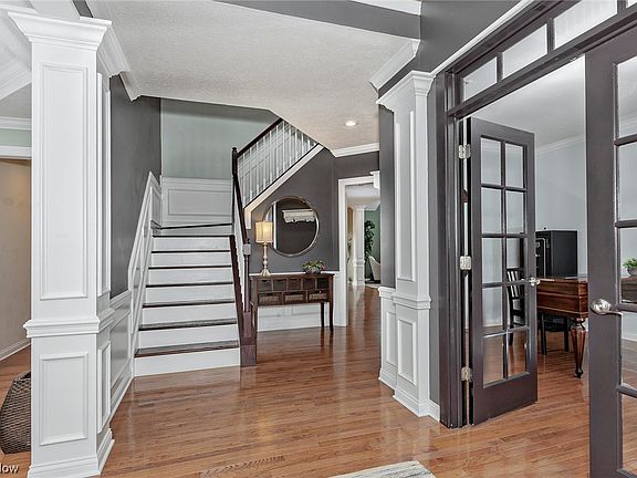 3rd image of 10498 Tolland Dr