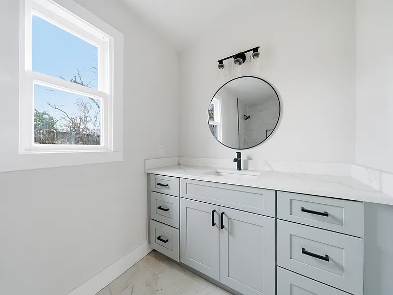 510 Erie Ave #101 — Photo 6