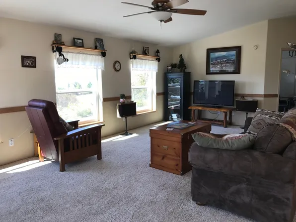 60828 Stackland Rd, Cove, OR 97824