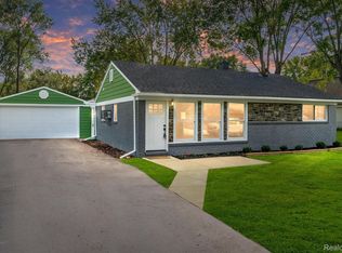 4913 Rioview Dr, Clarkston, MI 48346