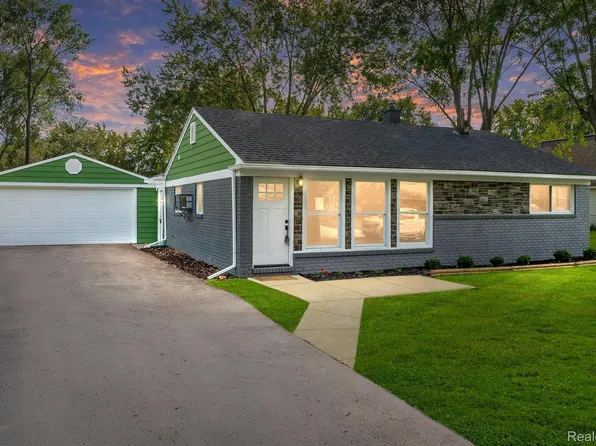 4913 Rioview Dr, Clarkston, MI 48346