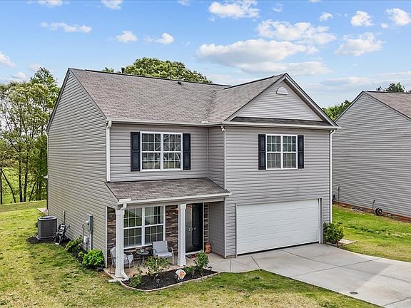 2nd image of 224 Hillendale Way