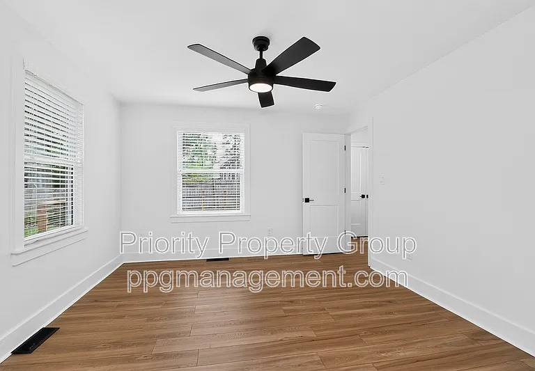 1033 Drummond Ave — Photo 23