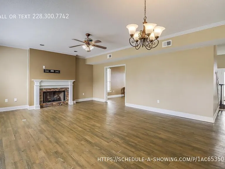 2073 Stone Bridge Dr — Photo 5