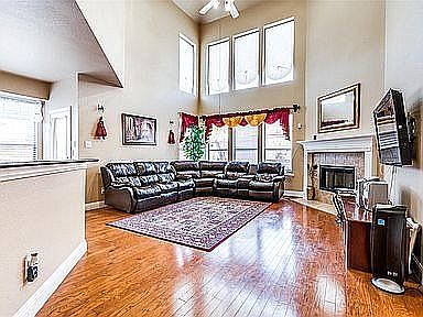 2nd image of 1153 Valley Vista Dr