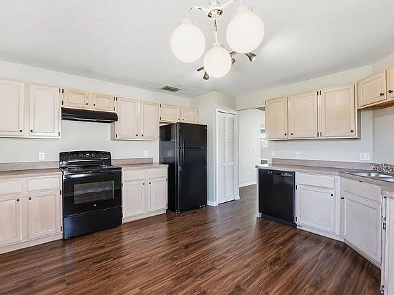 5th image of 104 Talavera Ln