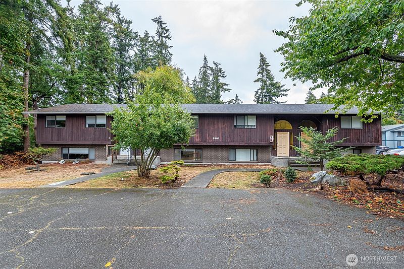 2nd image of 660 SW Harrier Circle #2