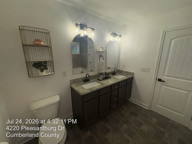 4220 Pleasantburg Dr — Photo 18