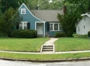 927 Ridgewood Ave, Ames, IA 50010