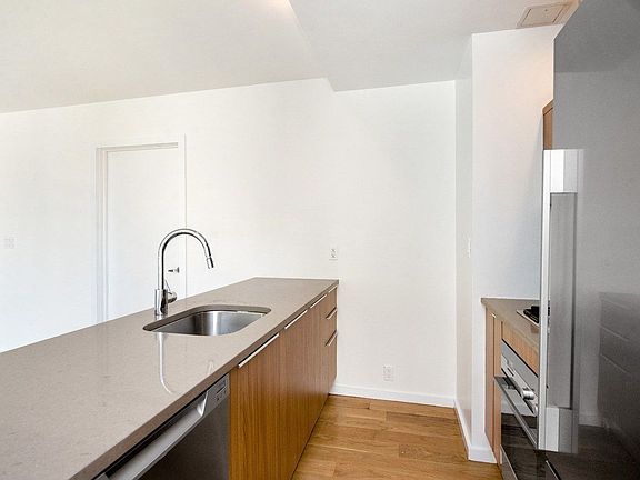 4th image of 50 N 1st St Ph G