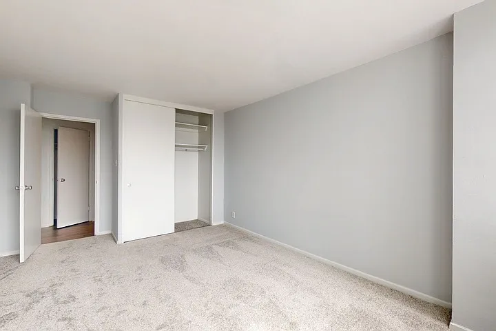 Lake Meadows Apartments — Photo 200