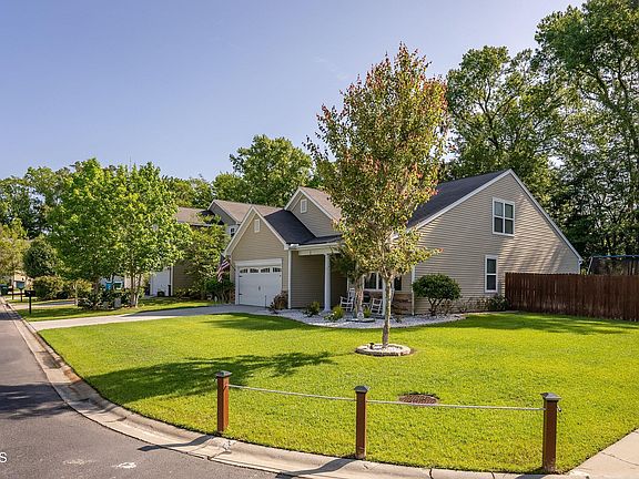 3rd image of 2 Cedar Creek Circle
