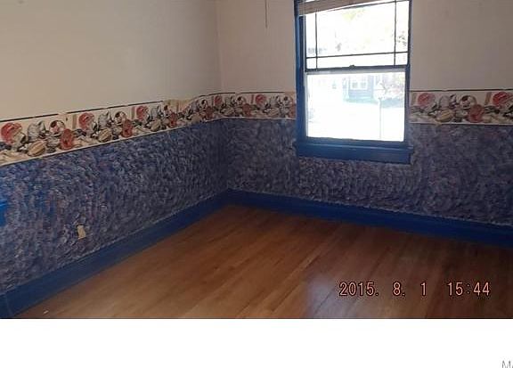 4th image of 3616 Eminence Blvd