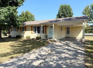 705 Sunset Dr, El Dorado Springs, MO 64744