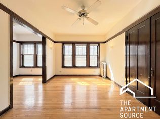 812 W Waveland Ave #29, Chicago, IL 60613