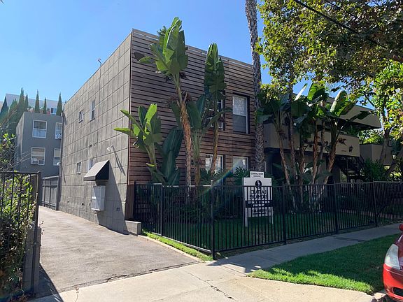 2nd image of 1247 N Sycamore Ave APT 9