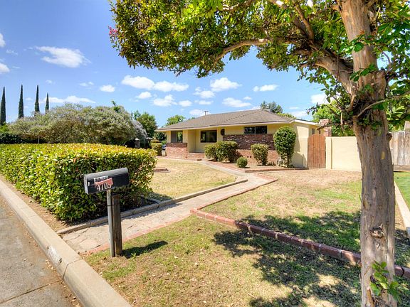 2nd image of 4709 N Palm Ave