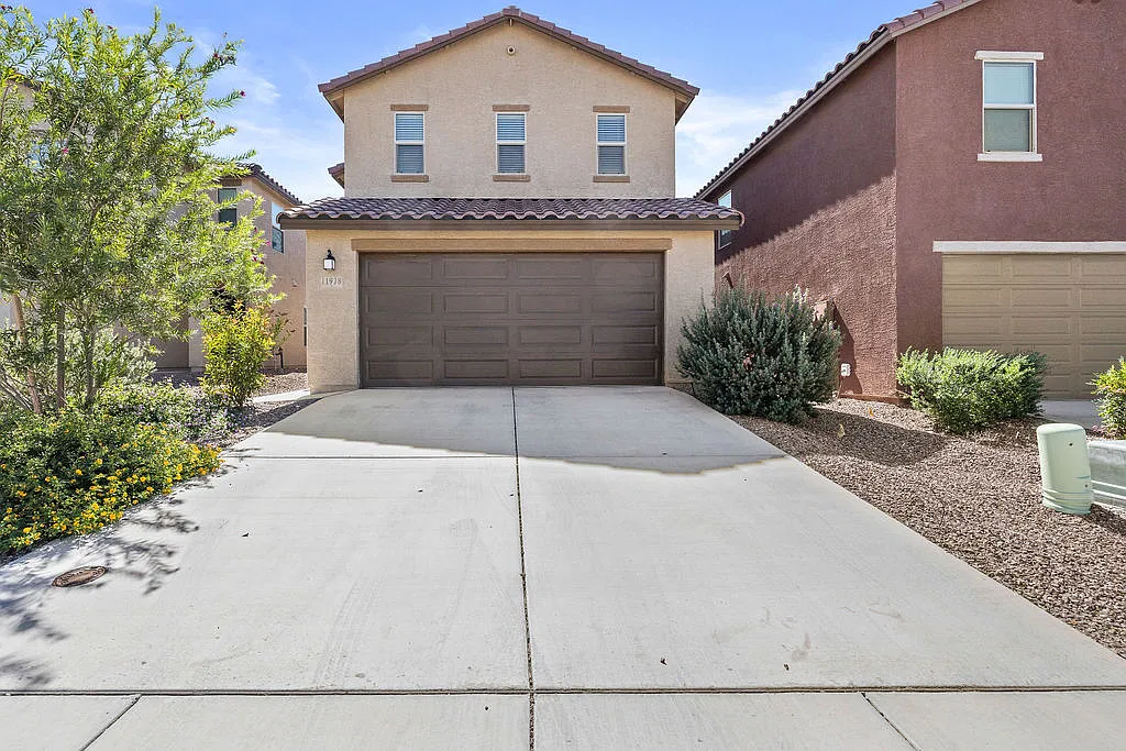 3 bed, 2.5 bath, 1512 sqft, $1,800 — Photo 1