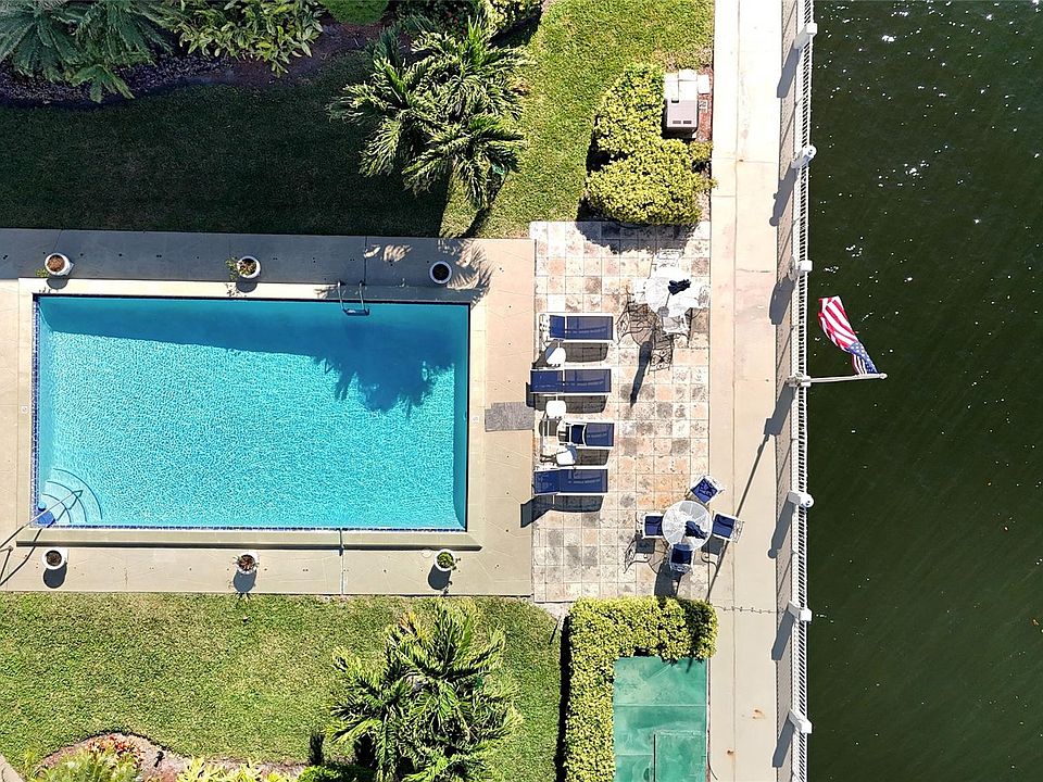 2nd image of 609 Bayshore Drive #1