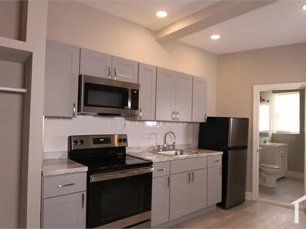 4711 Penn St #A1, Philadelphia, PA 19124