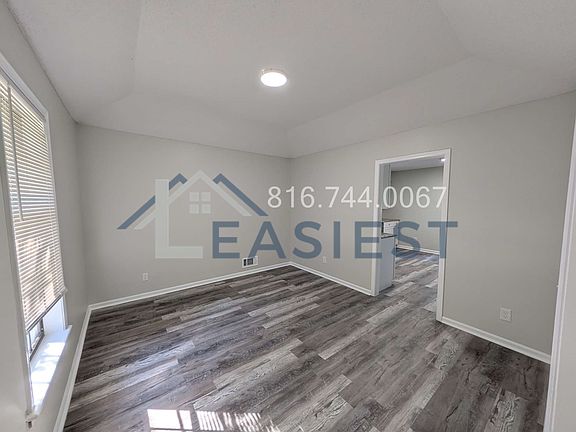 5th image of 3612 NE Chapel Dr