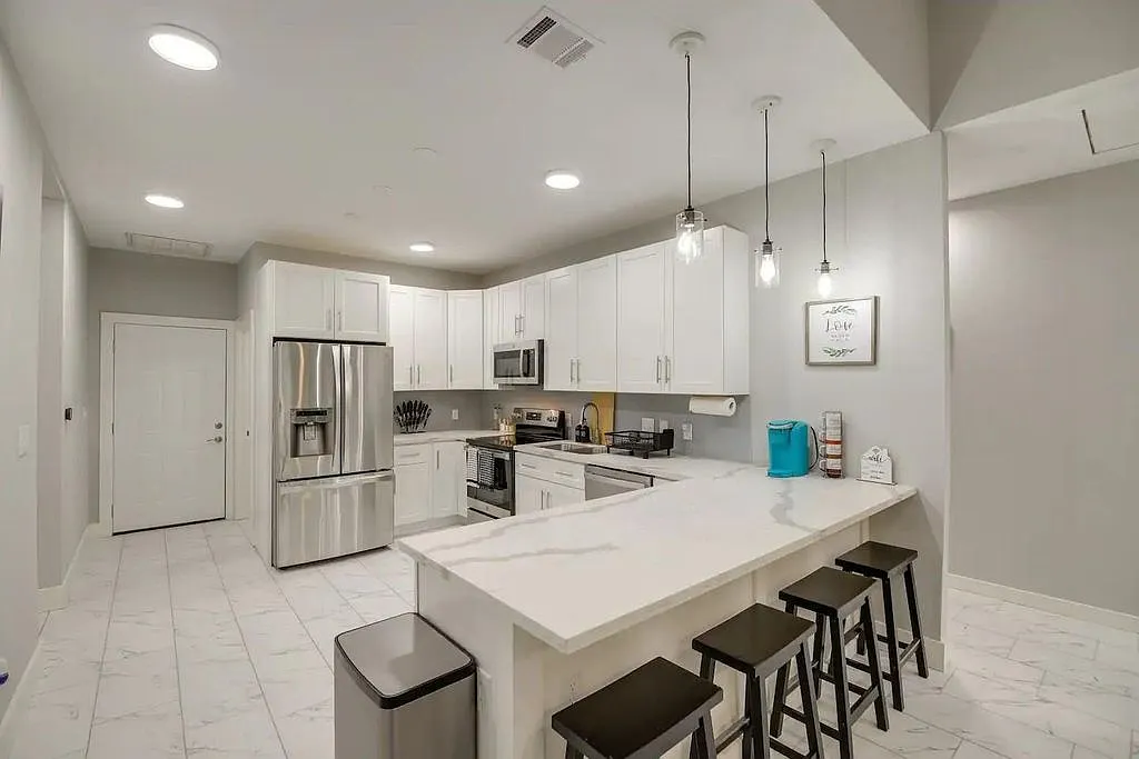3 bed, 1479 sqft, $750 — Photo 2