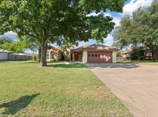 811 McAnear St, Cleburne, TX 76033