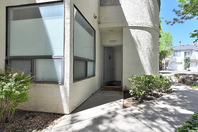 1st image of 4683 S Montego Pl