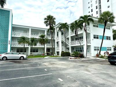 419 Golden Isles Dr APT 210, Hallandale Beach, FL, 33009