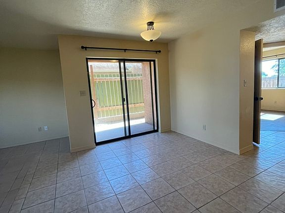 4th image of 1721 Girard Blvd SE #B