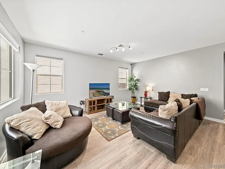 2028 Avenida Andanza — Photo 12