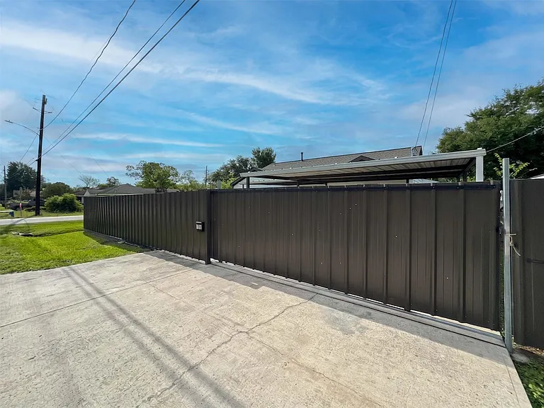 730 Dunkley Dr — Photo 31