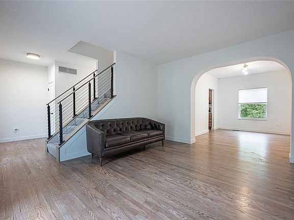 3rd image of 12149 Brookway Dr