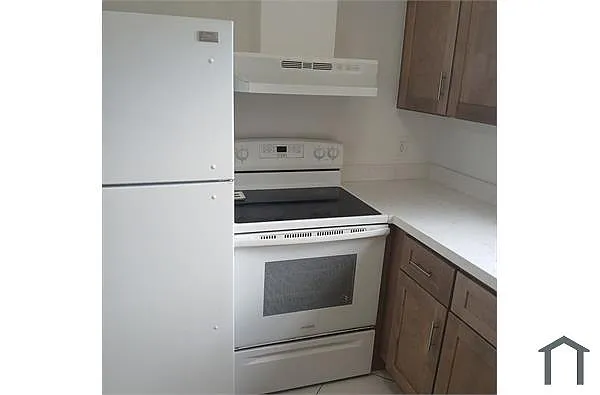 Building Photo - 181 NW 47th Ave #10