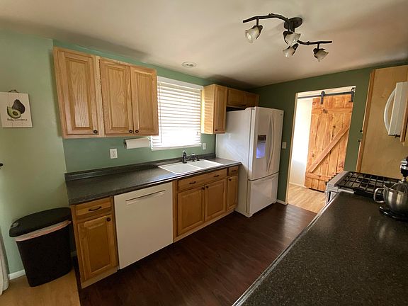 3rd image of 3666 Lima Dr