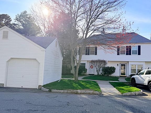 2nd image of 794 Darlington Dr