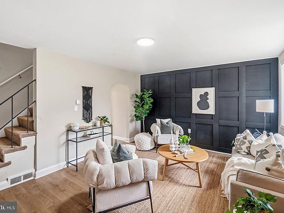 4th image of 1708 Woodbourne Ave