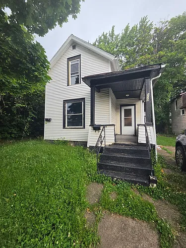 550 E 5th St #1 Photo 1