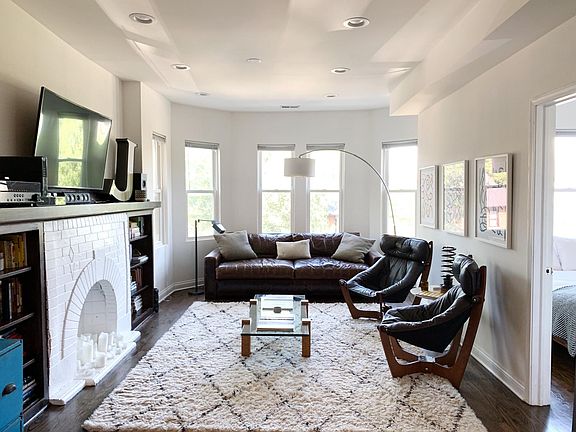 5th image of 1431 N Fairfield Ave #Penthouse