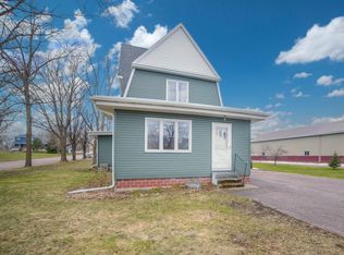 110 S Main St, Winthrop, MN 55396