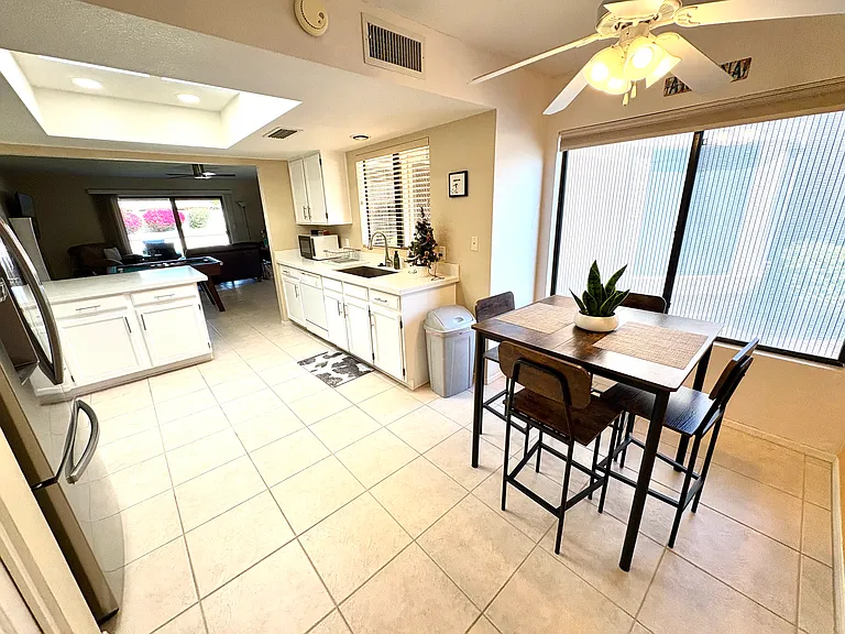 9806 W Kerry Ln — Photo 18