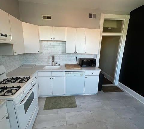 4th image of 1806 Saint Paul St #3
